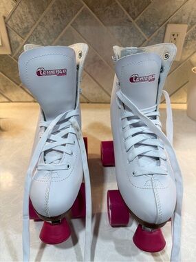 Women’s classic white quad roller skates from Chicago Skates